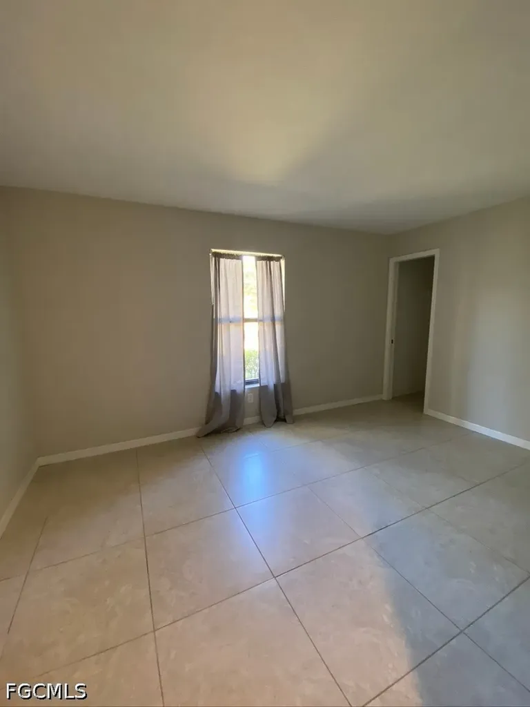 1425 SW 51st Lane Cape Coral FL 33914