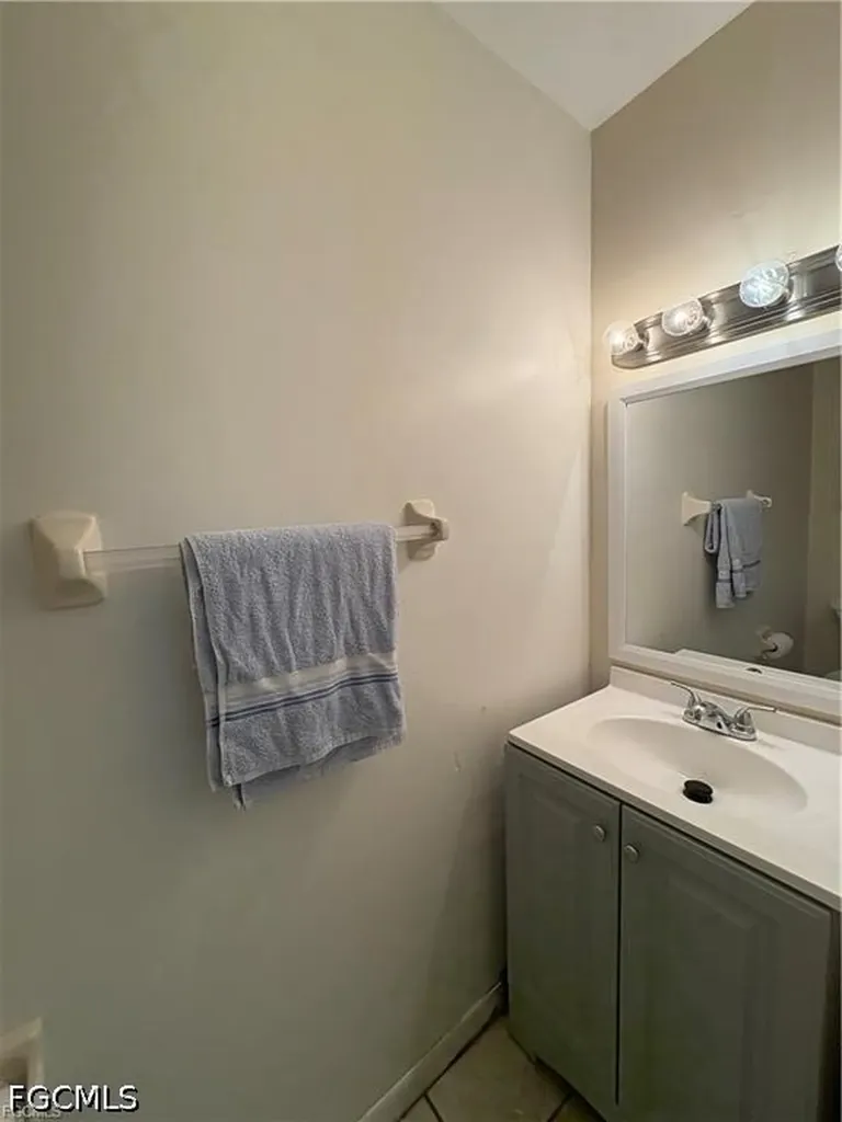 1005 SW 48th Terrace Cape Coral FL 33914