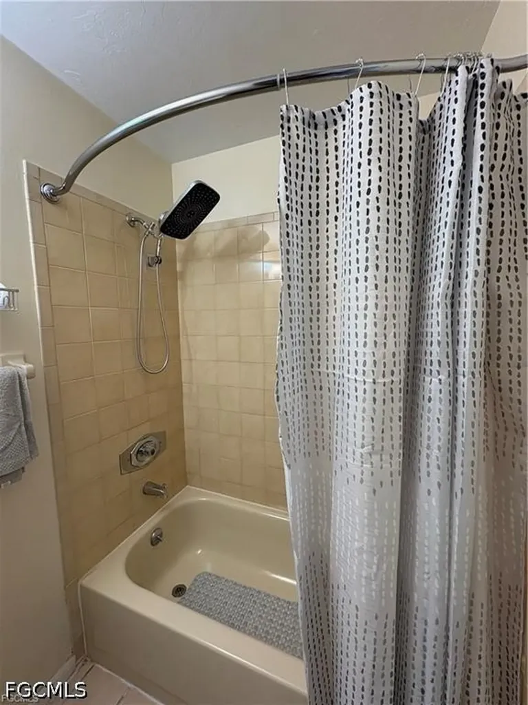 1005 SW 48th Terrace Cape Coral FL 33914