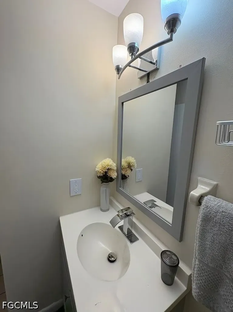 1005 SW 48th Terrace Cape Coral FL 33914