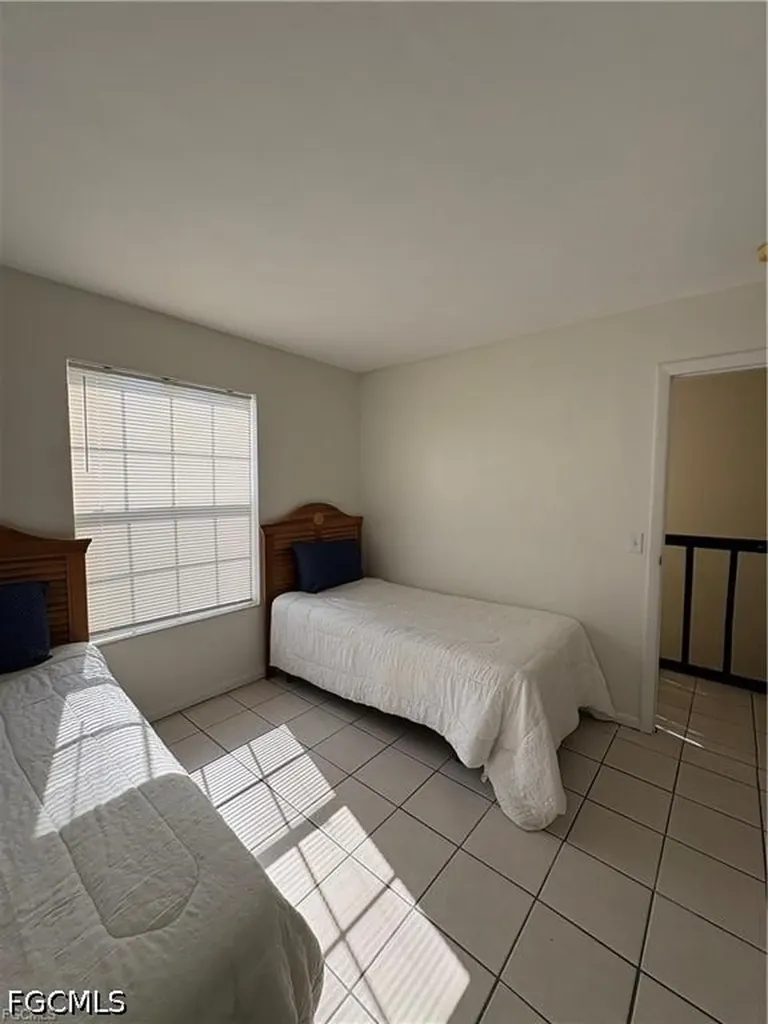 1005 SW 48th Terrace Cape Coral FL 33914