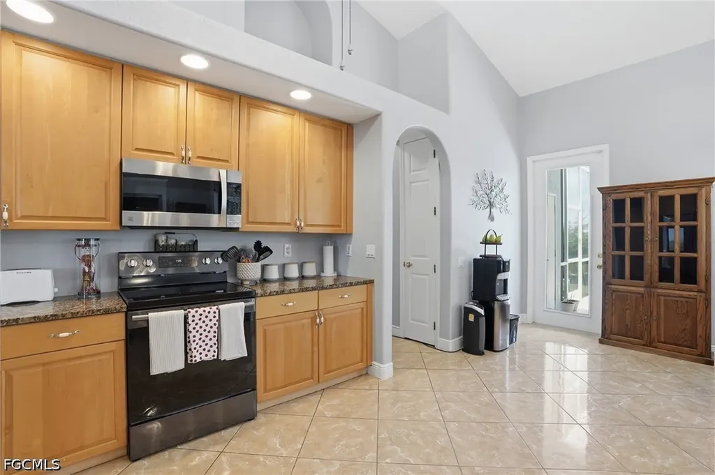 219 Gleason Parkway Cape Coral FL 33914