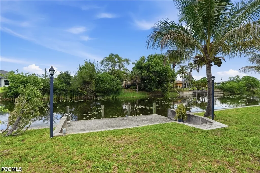 219 Gleason Parkway Cape Coral FL 33914