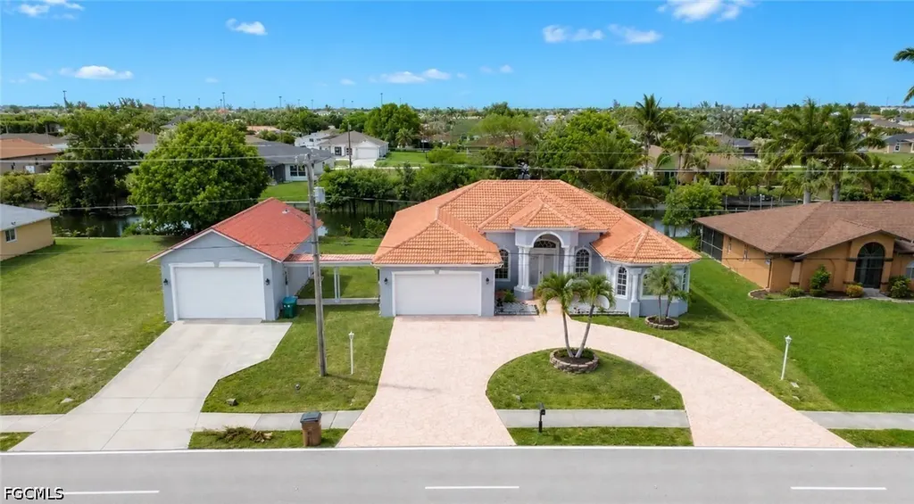 219 Gleason Parkway Cape Coral FL 33914
