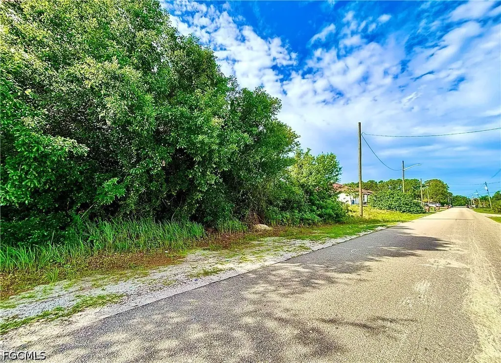 2217/2219 Fairway Drive Lehigh Acres FL 33973