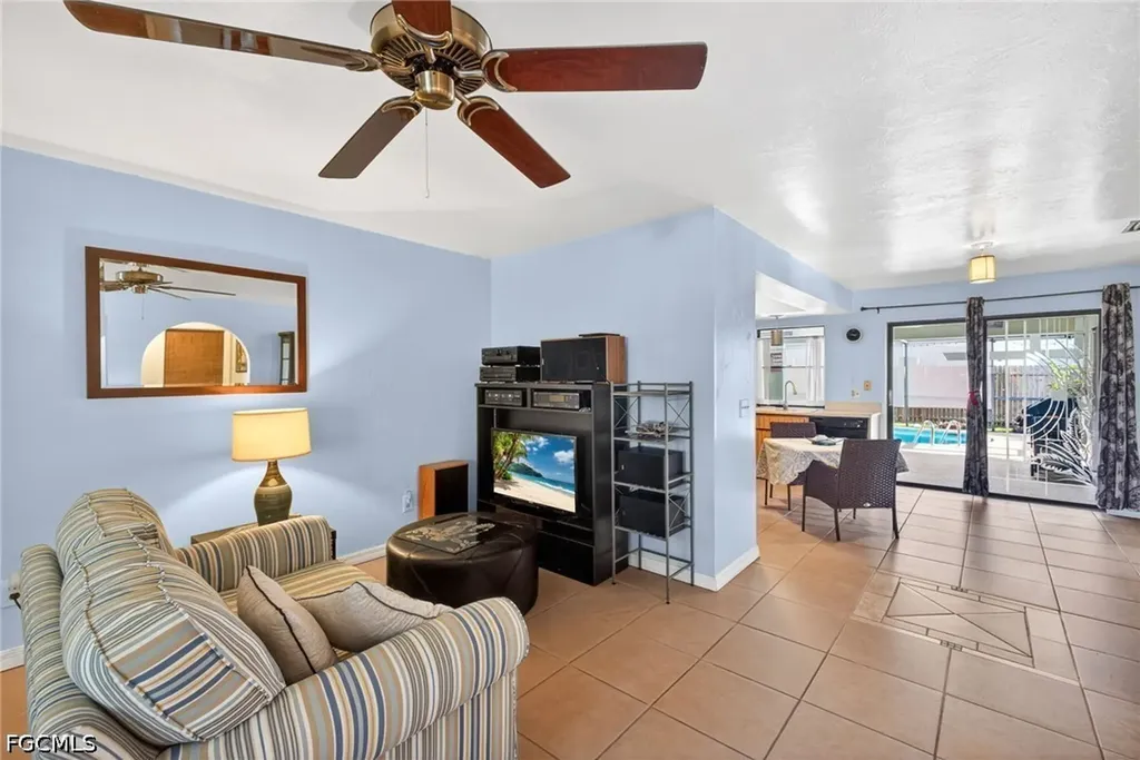 619/621 SW 3rd Terrace Cape Coral FL 33991