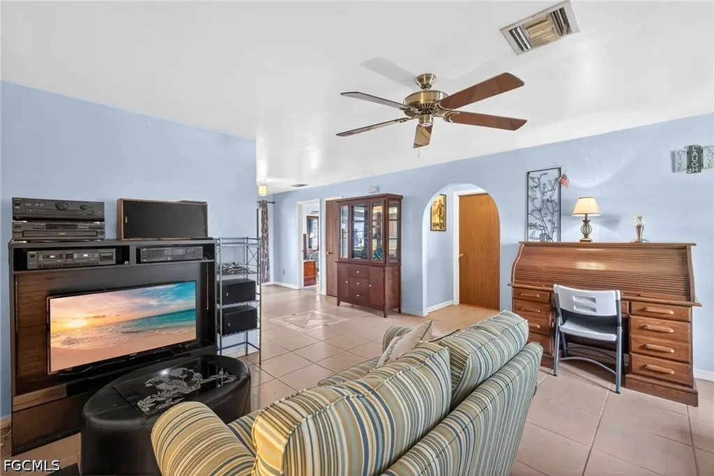 619/621 SW 3rd Terrace Cape Coral FL 33991