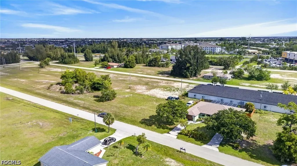 619/621 SW 3rd Terrace Cape Coral FL 33991