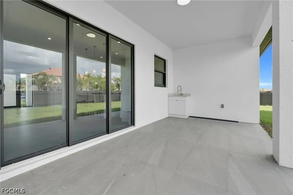 914 Chiquita Boulevard N Cape Coral FL 33993