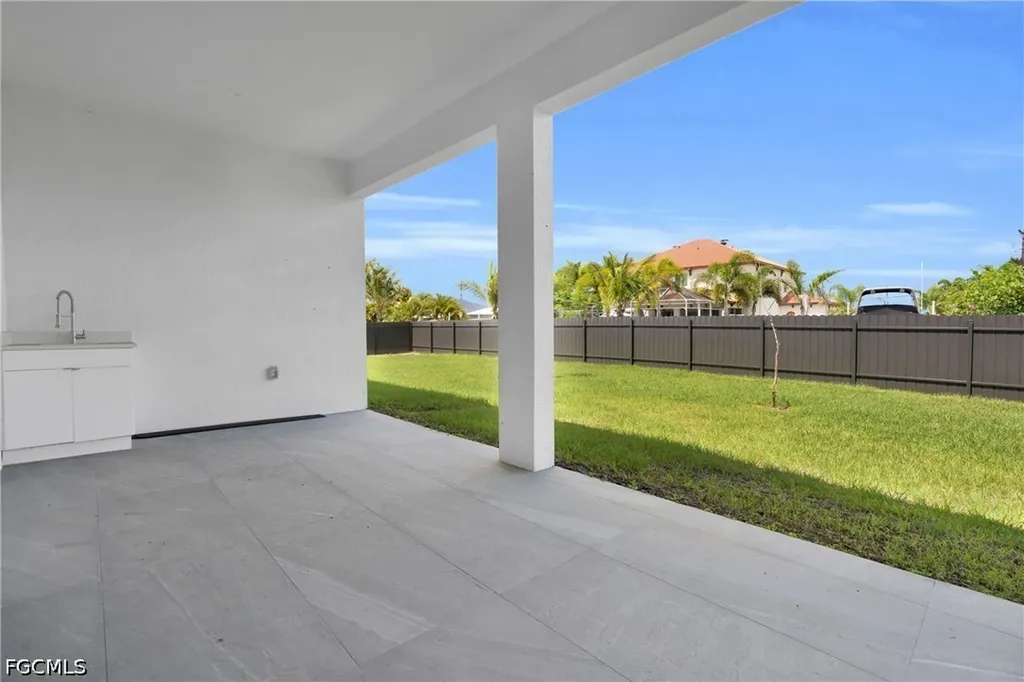 914 Chiquita Boulevard N Cape Coral FL 33993