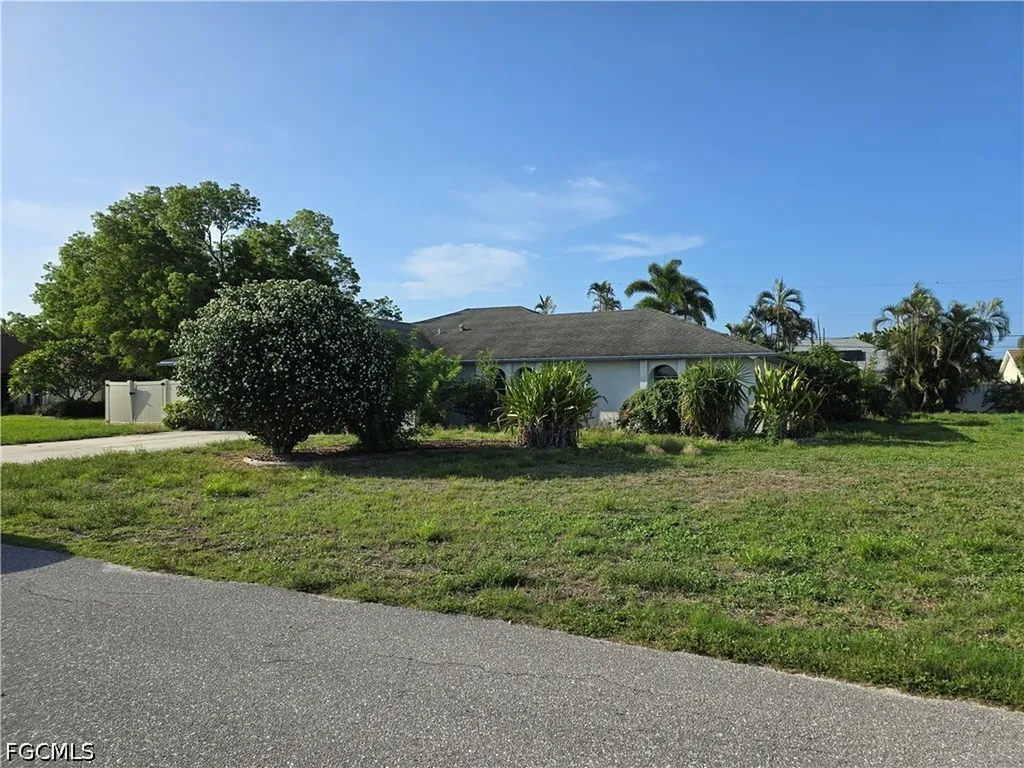Cape Coral FL, 320 SE 2nd Street
