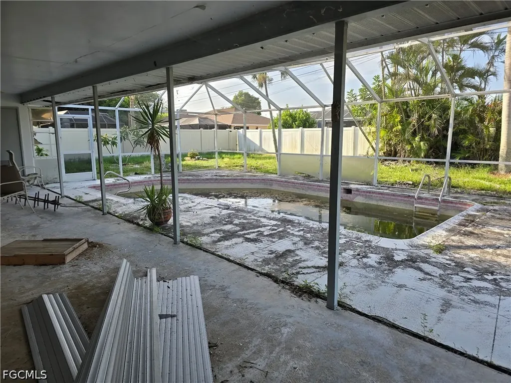 320 SE 2nd Street Cape Coral FL 33990