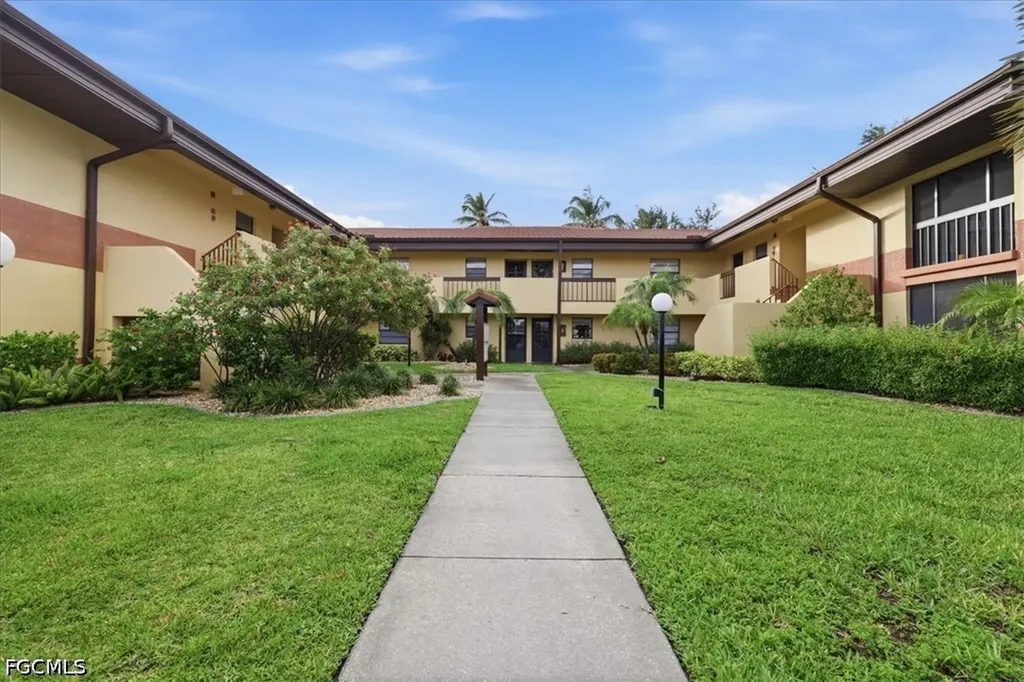 Fort Myers FL, 6108 Whiskey Creek Drive, Unit 110