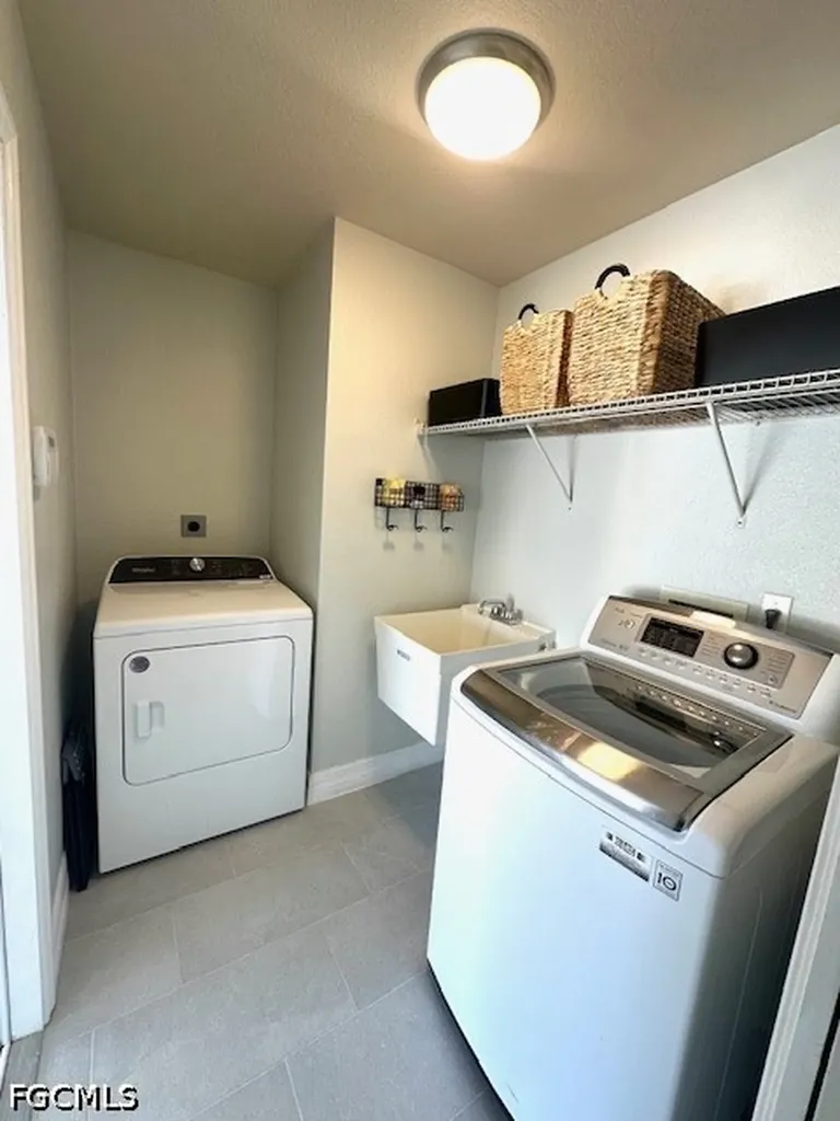 1314 SE 11th Street Cape Coral FL 33990