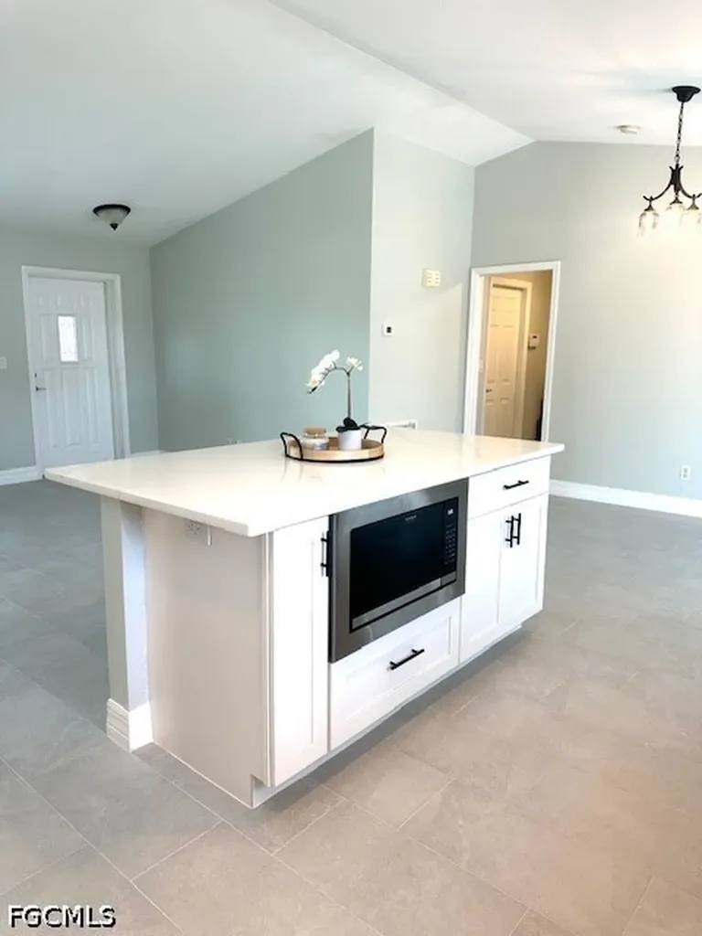1314 SE 11th Street Cape Coral FL 33990