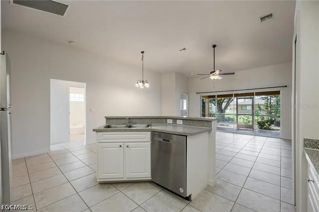 4522 SW 7th Place Cape Coral FL 33914
