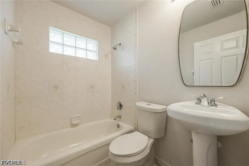 4522 SW 7th Place Cape Coral FL 33914