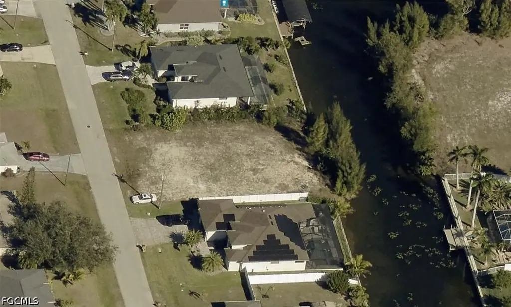 2135 SW 4th Court Cape Coral FL 33991