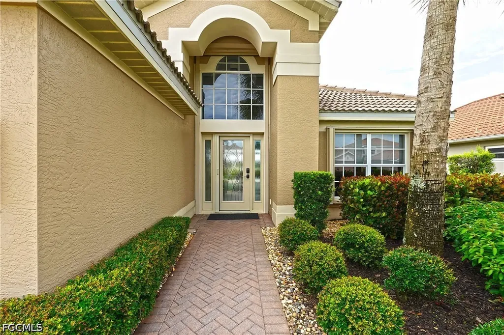 9227 Independence Way Fort Myers FL 33913
