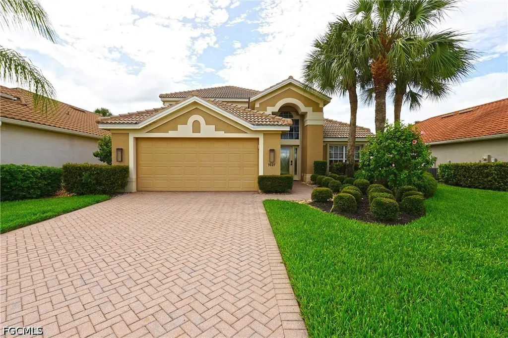 9227 Independence Way Fort Myers FL 33913