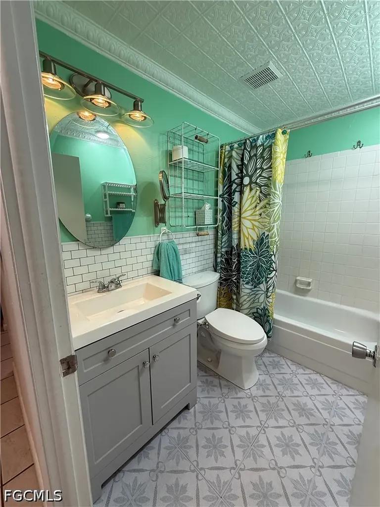 431 Van Buren Street Fort Myers FL 33916