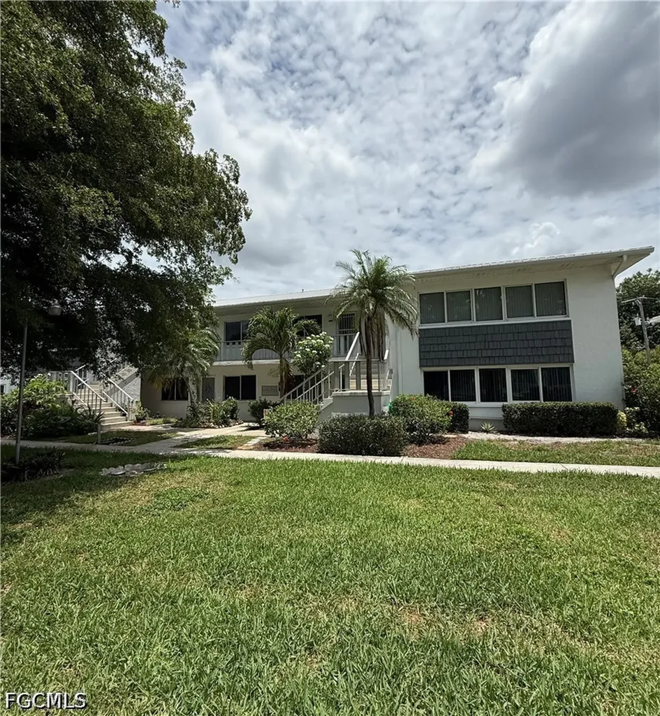 431 Van Buren Street Fort Myers FL 33916