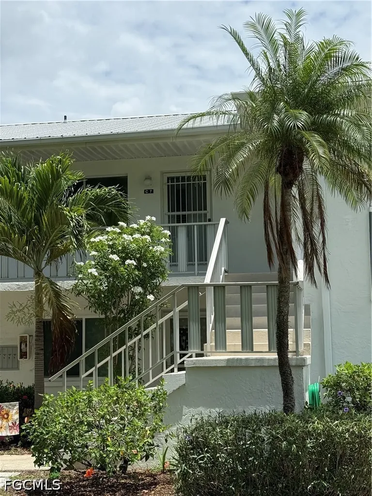 431 Van Buren Street Fort Myers FL 33916