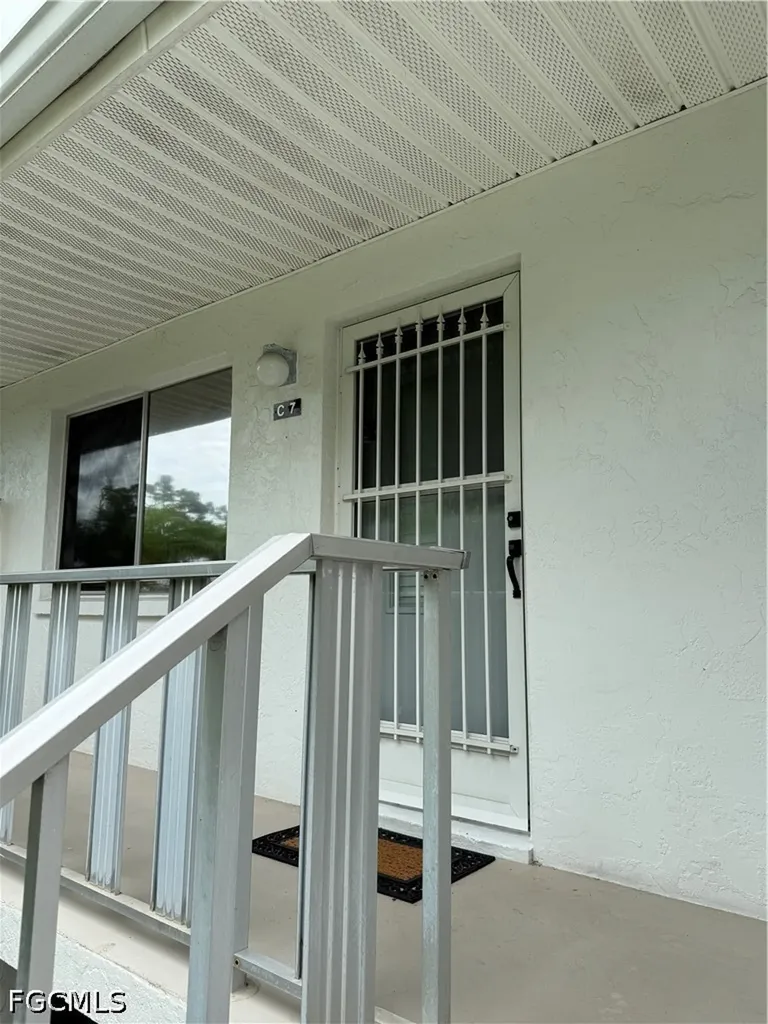 431 Van Buren Street Fort Myers FL 33916