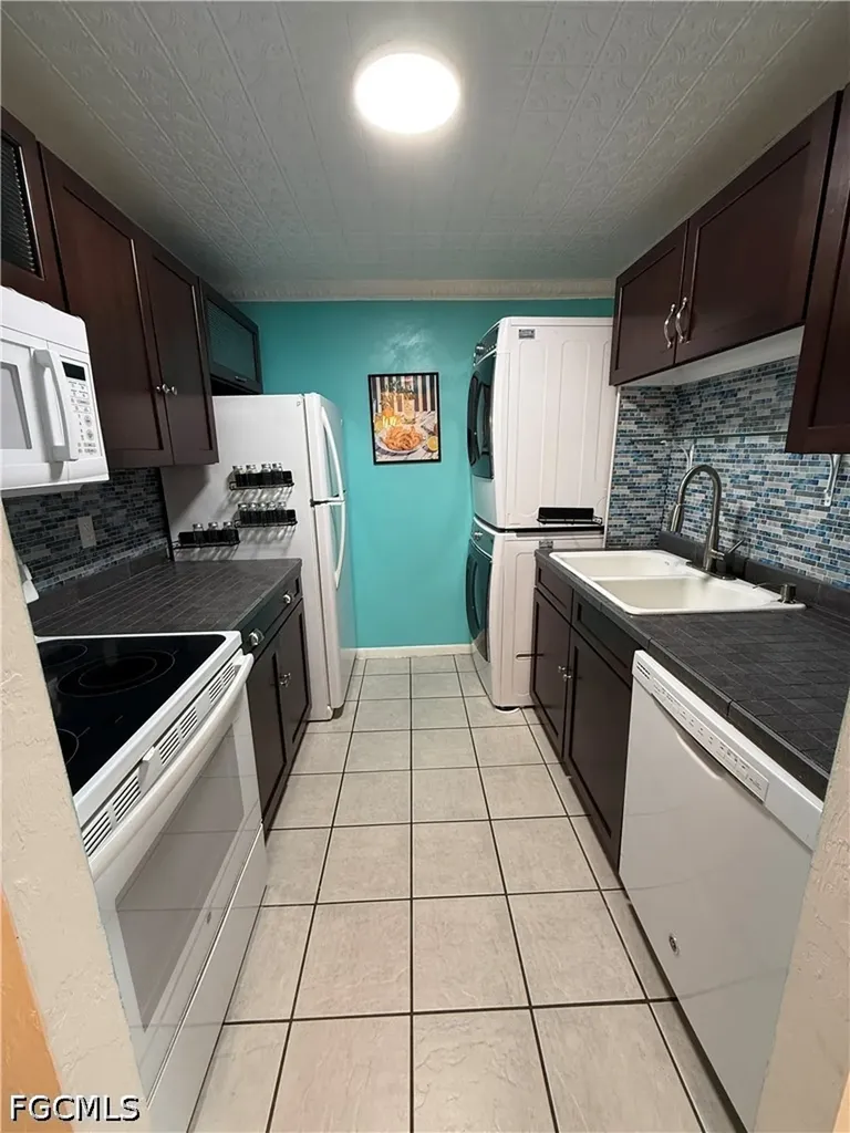 431 Van Buren Street Fort Myers FL 33916