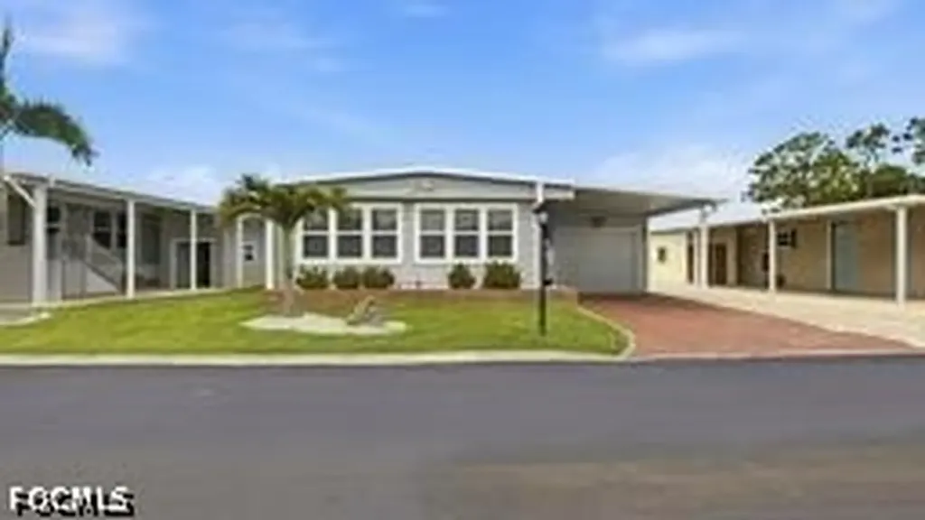 218 Nicklaus Boulevard North Fort Myers FL 33903