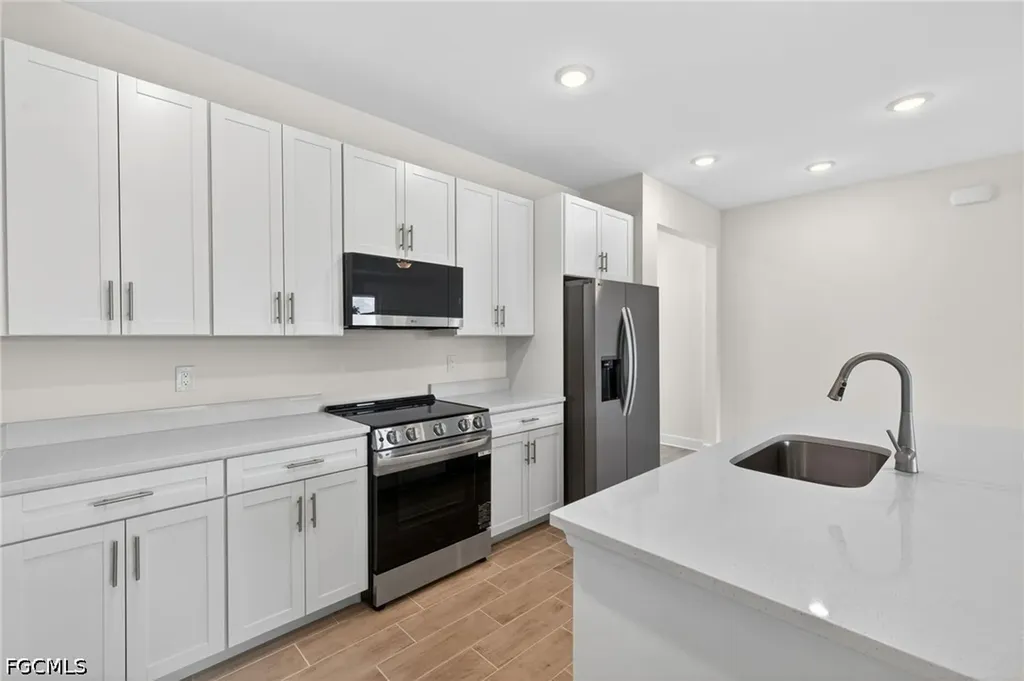 1204 NW 19th Street Cape Coral FL 33993