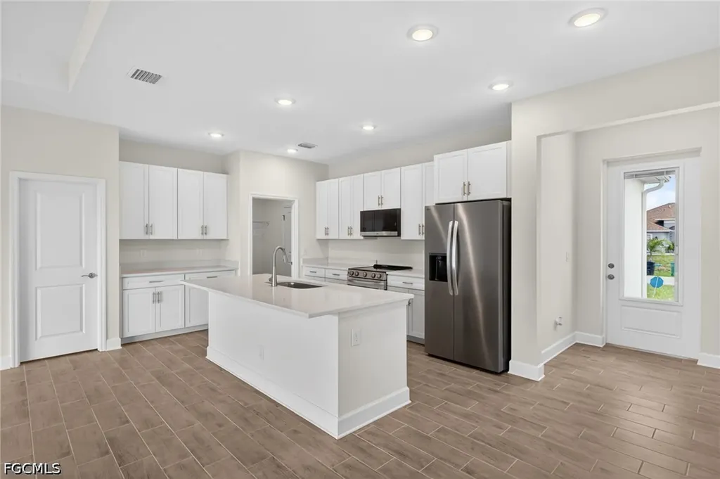 1204 NW 19th Street Cape Coral FL 33993