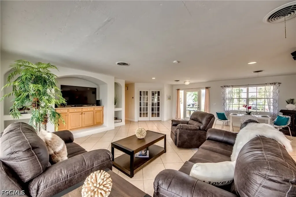 5359 Majestic Court Cape Coral FL 33904