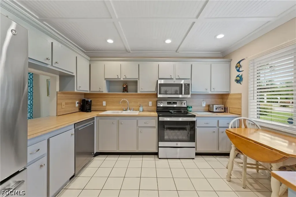 38 Glades Boulevard Naples FL 34112