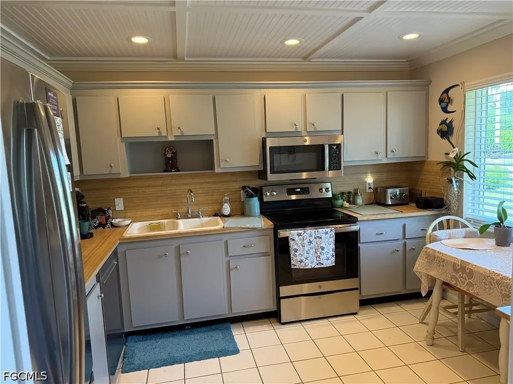 38 Glades Boulevard Naples FL 34112