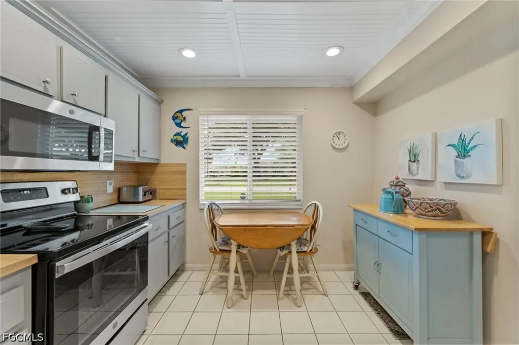 38 Glades Boulevard Naples FL 34112