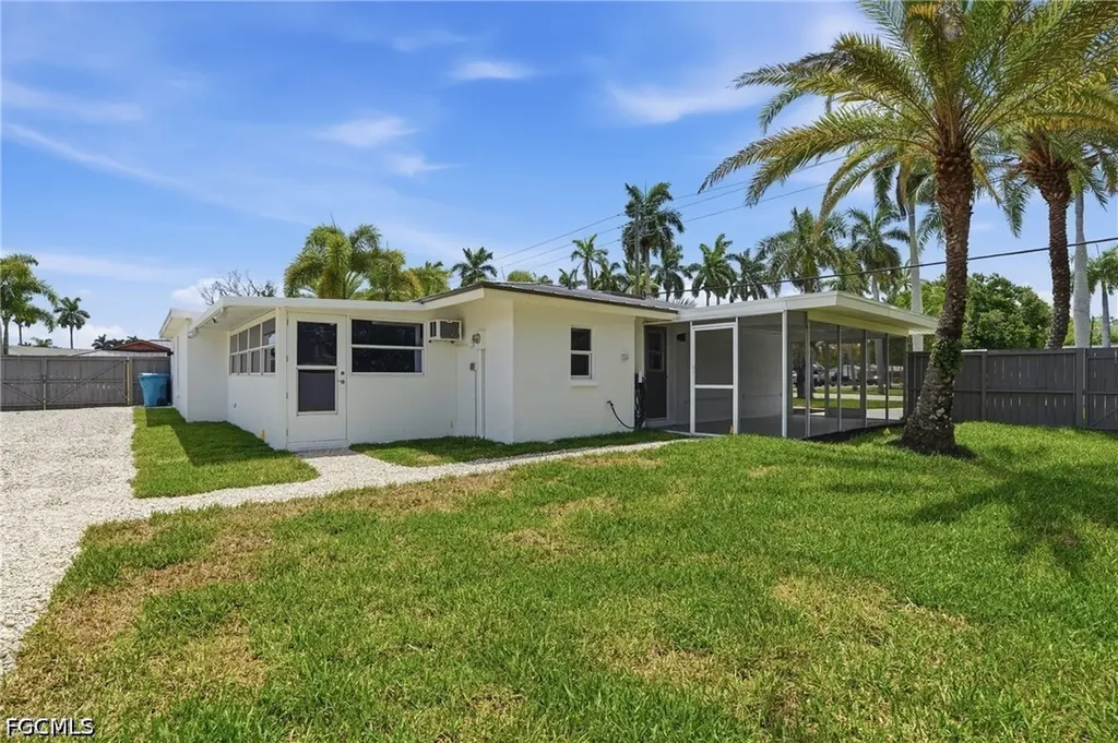 11901 Mcgregor Boulevard Fort Myers FL 33919