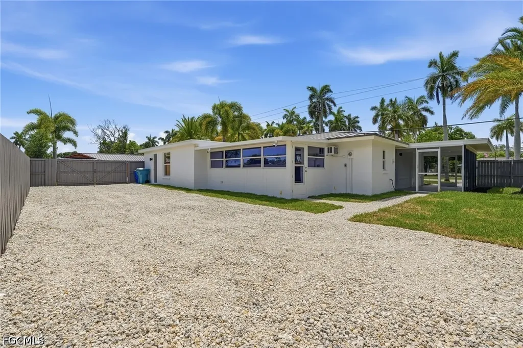 11901 Mcgregor Boulevard Fort Myers FL 33919