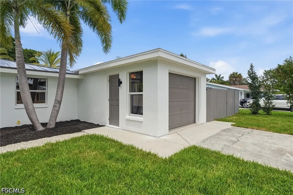 11901 Mcgregor Boulevard Fort Myers FL 33919