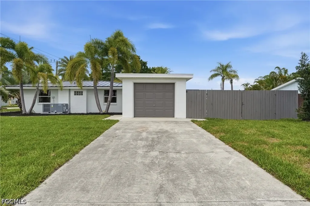 11901 Mcgregor Boulevard Fort Myers FL 33919