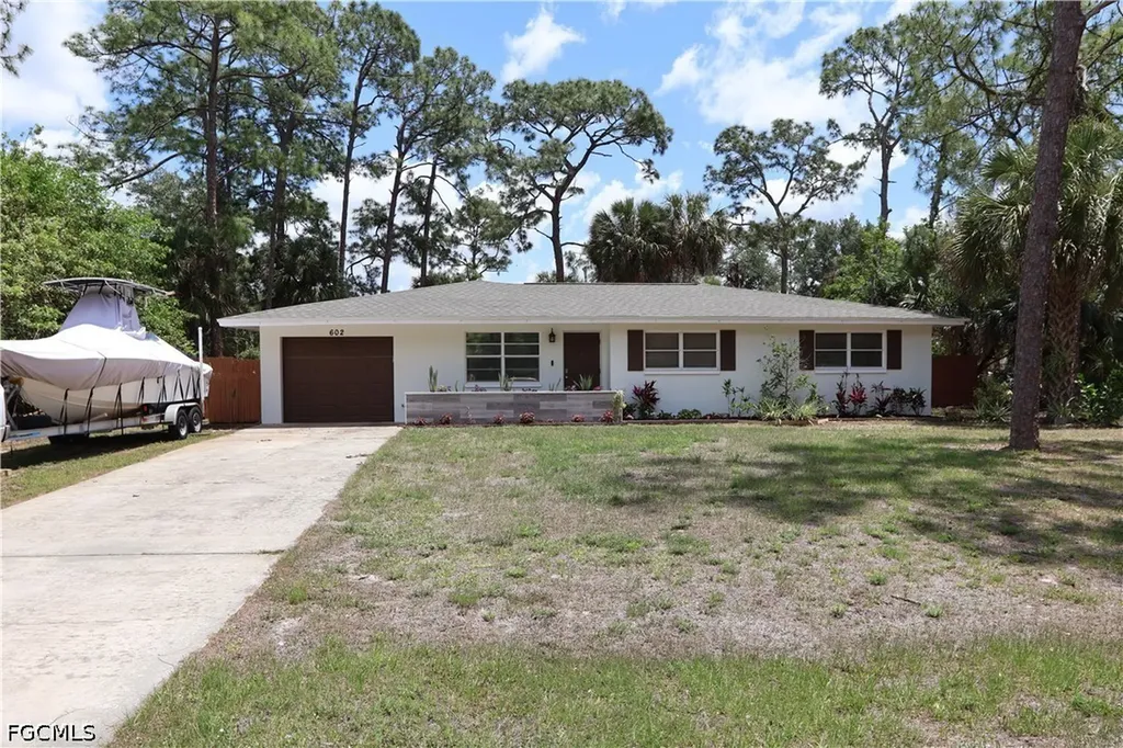 602 James Avenue Lehigh Acres FL 33936
