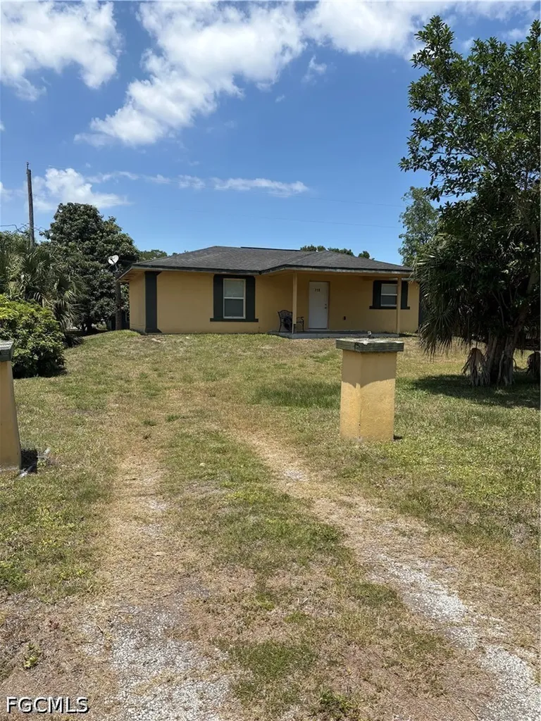 719 Carolina Avenue Clewiston FL 33440