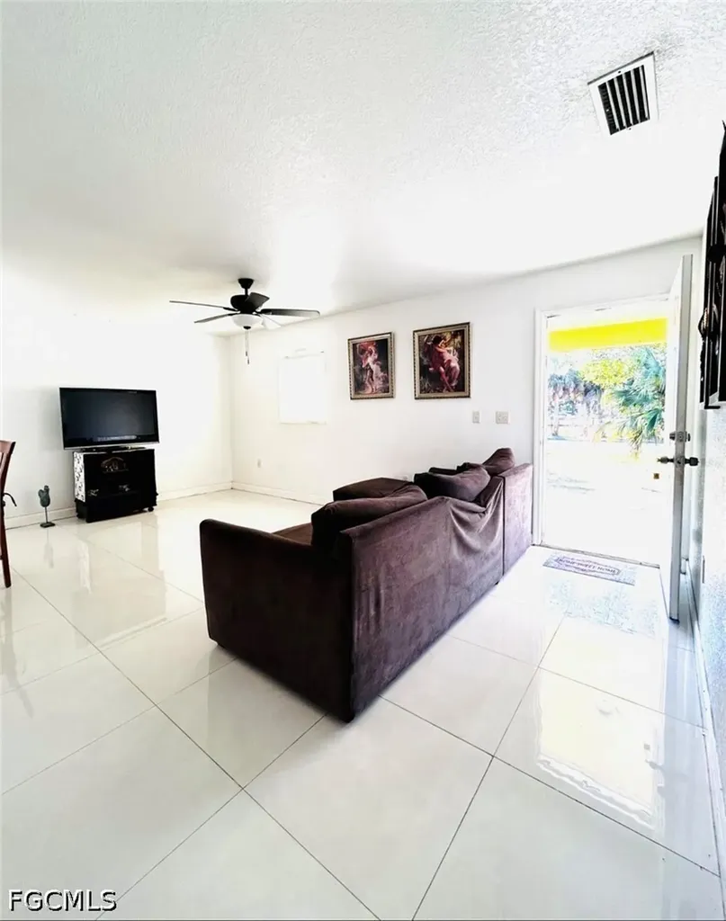 719 Carolina Avenue Clewiston FL 33440
