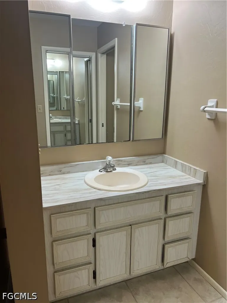 4629 SE 5th Place Cape Coral FL 33904