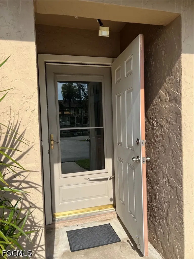 4629 SE 5th Place Cape Coral FL 33904