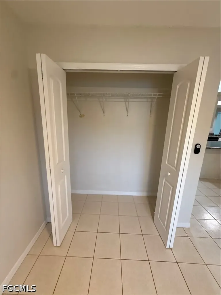 233 SW 43rd Street Cape Coral FL 33914