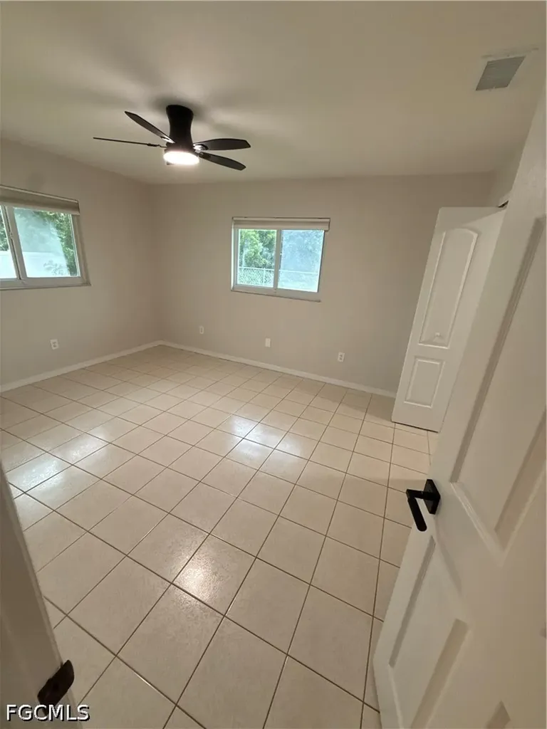 233 SW 43rd Street Cape Coral FL 33914