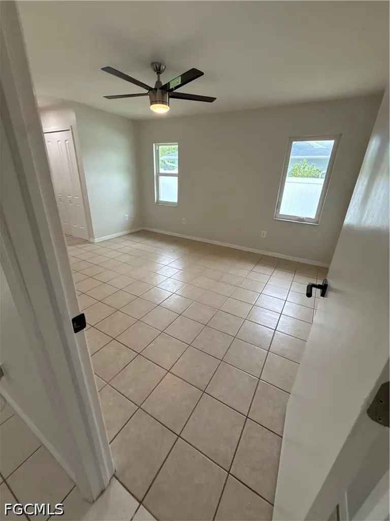 233 SW 43rd Street Cape Coral FL 33914