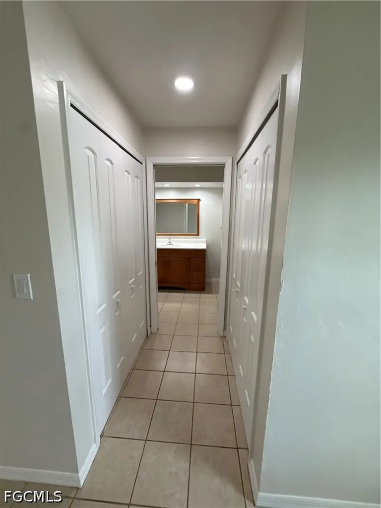 233 SW 43rd Street Cape Coral FL 33914