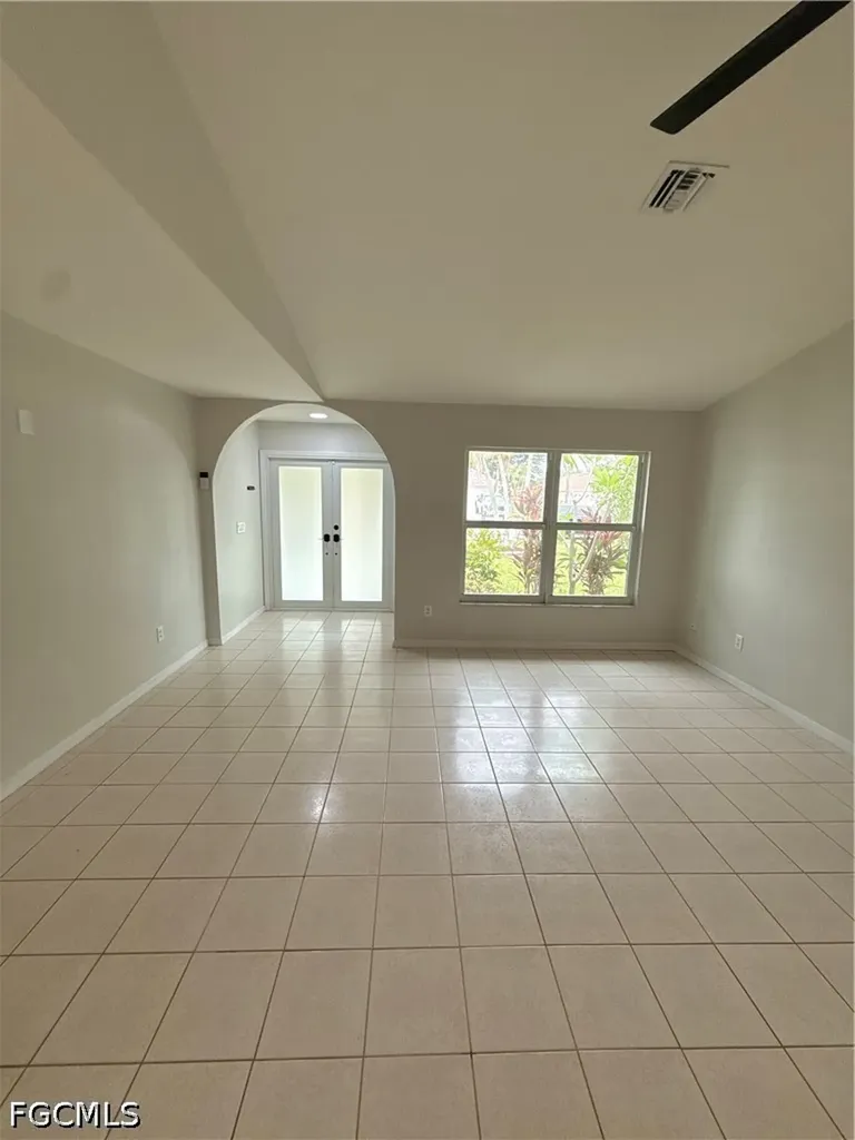 233 SW 43rd Street Cape Coral FL 33914